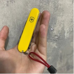 Передняя накладка для ножей VICTORINOX 91 мм, пластиковая, жёлтая C.3608.3.10